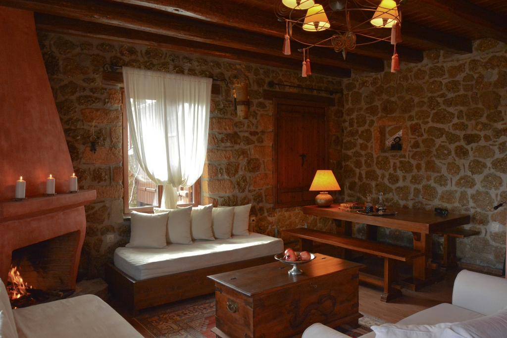 Nymfes Guesthouse Synikia Mesi Trikalon Ngoại thất bức ảnh